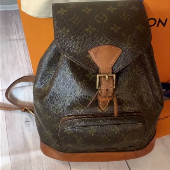 🤎🧡AUTHENTIC LUIS VUITTON MONOGRAM CANVAS MONTSOURIS MM BACKPACK 🎒 - Picture 5 of 15
